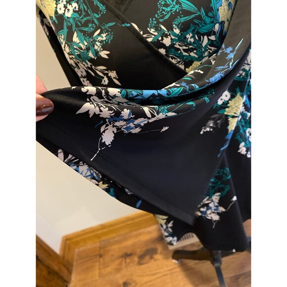 Style & Co Faux Wrap Blouse Size 1X Black Floral + Stretch 3/4 Sleeve V neck Top - Picture 5 of 11